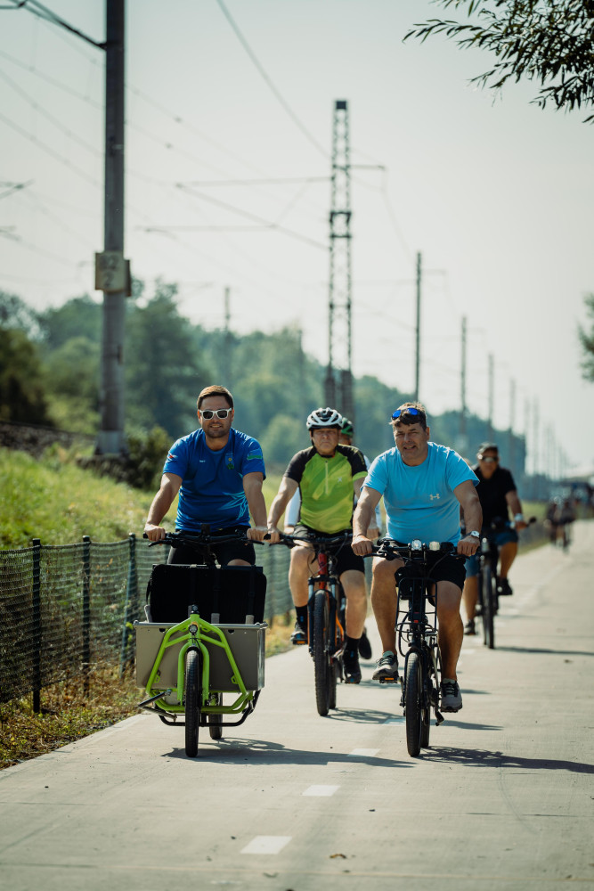Měsíc s elektrokolem: Testeři jsou s elektrokoly spokojení a do budoucna uvažují o koupi, překážkou je pro ně ale vyšší cena