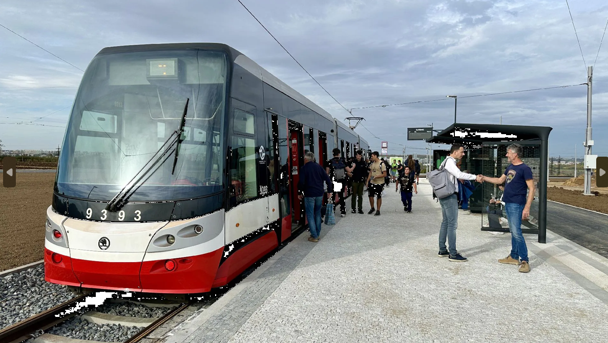 Stoupání Až 53 promile a téměř kilometr kolejí ve smyčce. Tramvaje v Praze nově jezdí až do Slivence