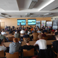 Asociace měst pro cyklisty organizovala setkání se studenty střední stavební školy v Hradci Králové.