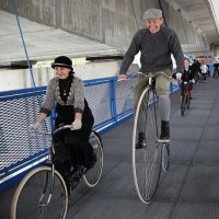 Jako jedni z prvních si cyklolávku otestovali milovníci retrokol. Foto: Jiří Juřík