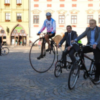 Zprava Lars Kjellberg (Velvyslanectví Dánska), Jaroslav Vymazal (primátor Jihlavy a předseda Asociace měst pro cyklisty), Josef Zimovčák (projekt Na k